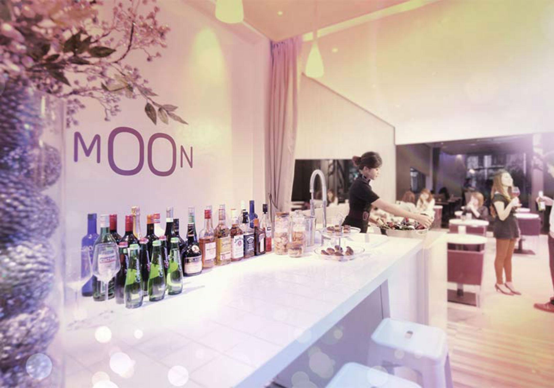 Moon 23 Singapura