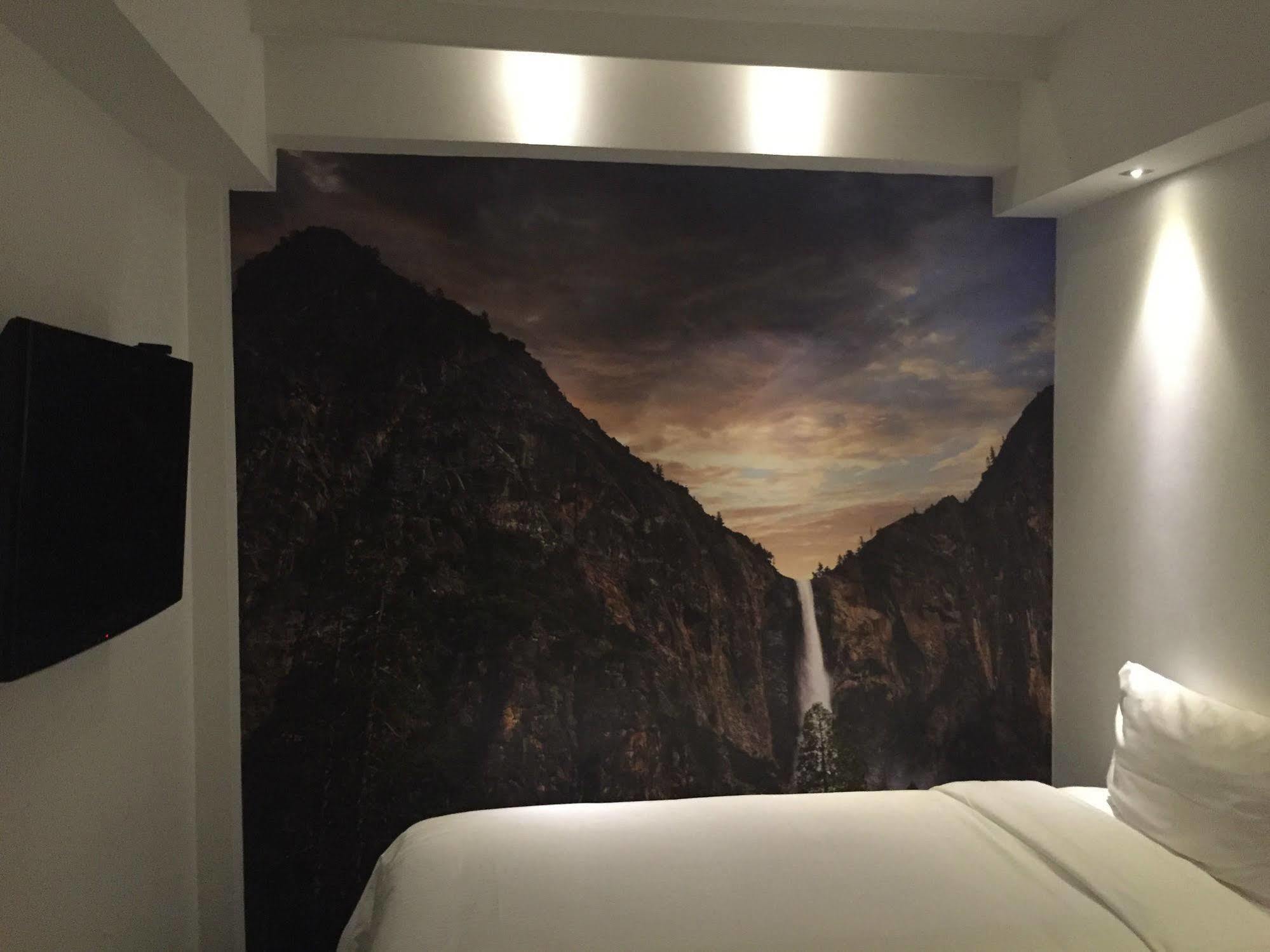 Hotel Moon 23 Singapura